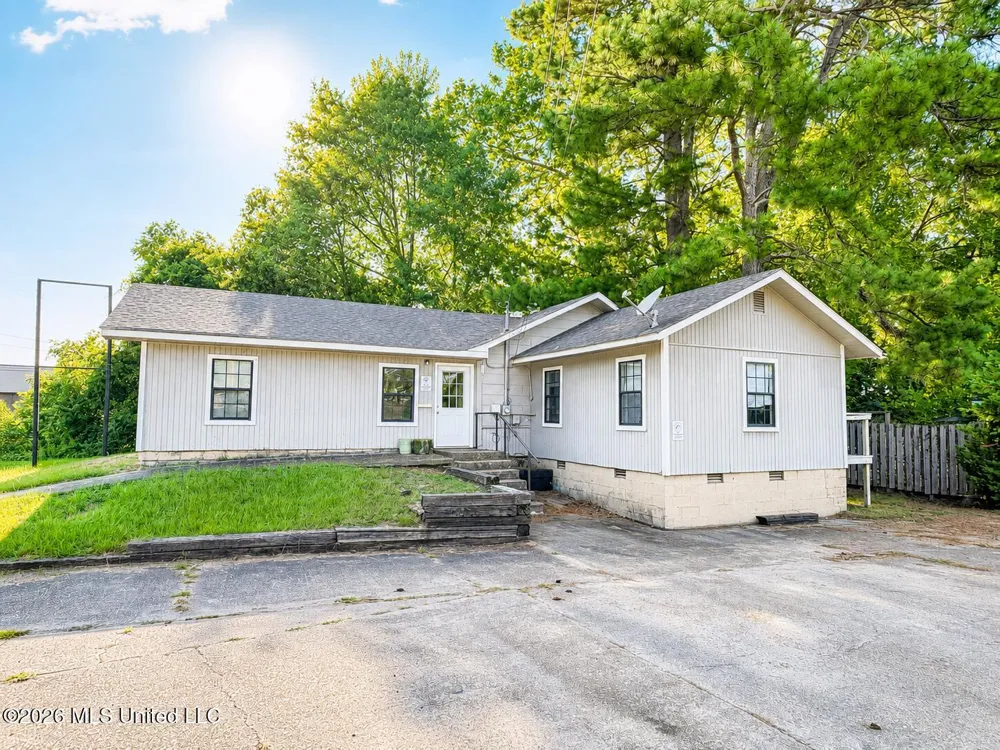 830 Lakeview Drive Grenada, MS 38901
