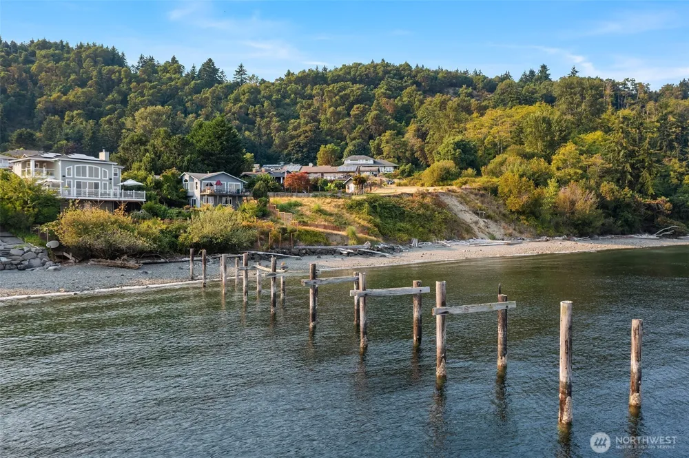 25764 Gold Beach Drive SW Vashon, WA 98070