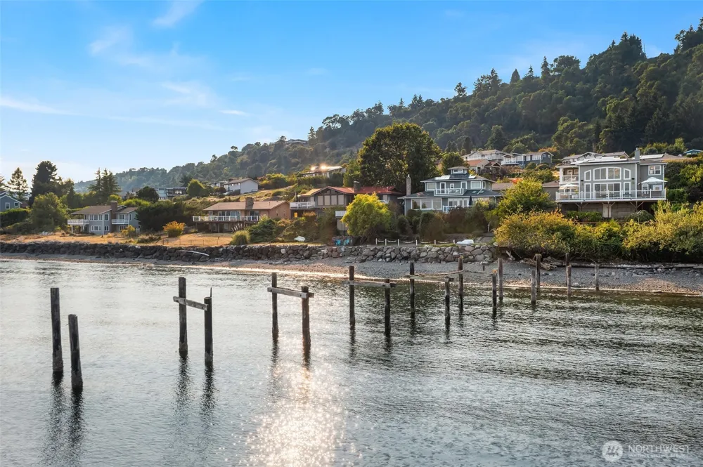 25764 Gold Beach Drive SW Vashon, WA 98070