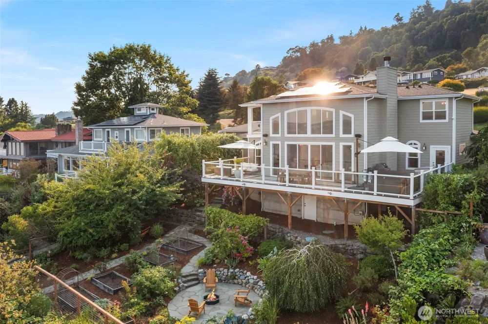 25764 Gold Beach Drive SW Vashon, WA 98070