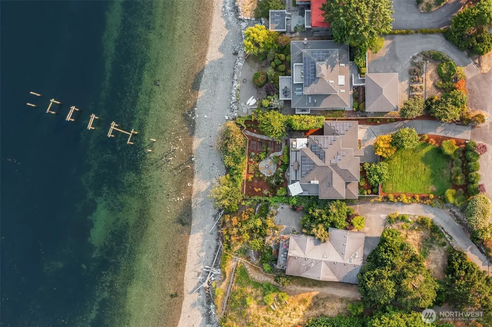 25764 Gold Beach Drive SW Vashon, WA 98070
