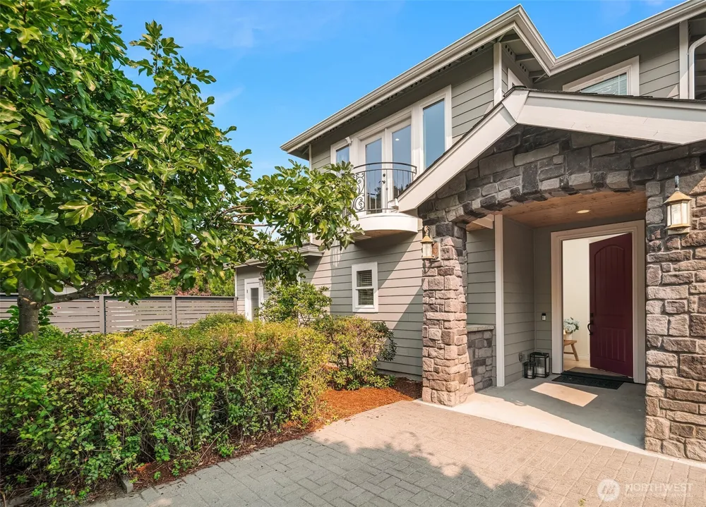 25764 Gold Beach Drive SW Vashon, WA 98070