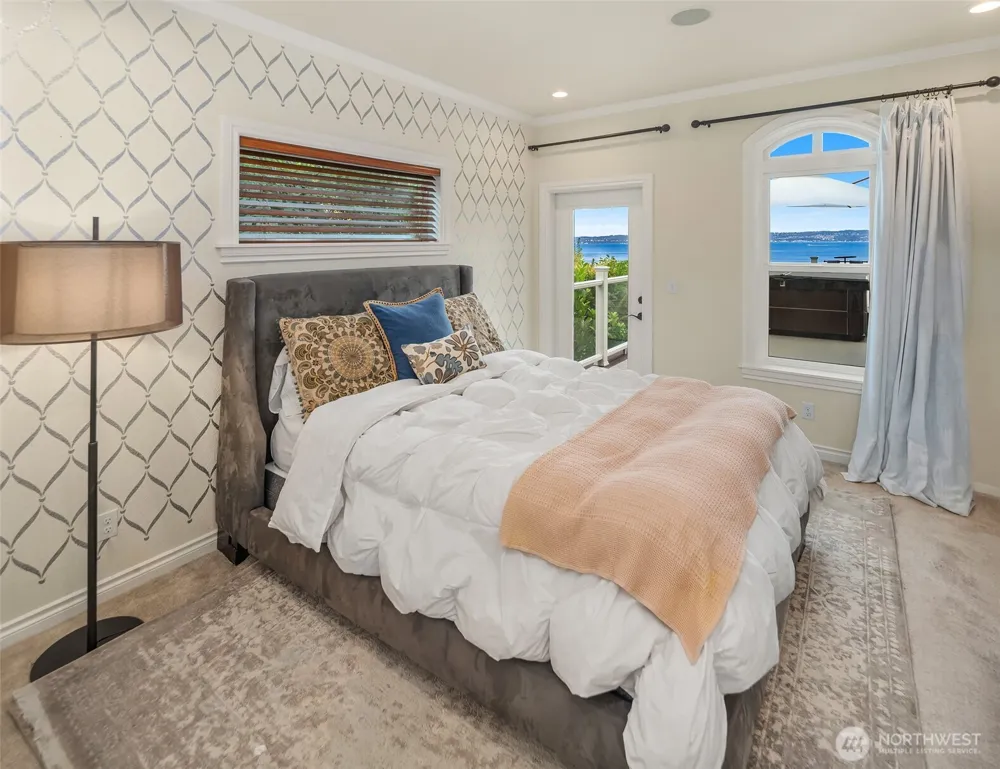 25764 Gold Beach Drive SW Vashon, WA 98070