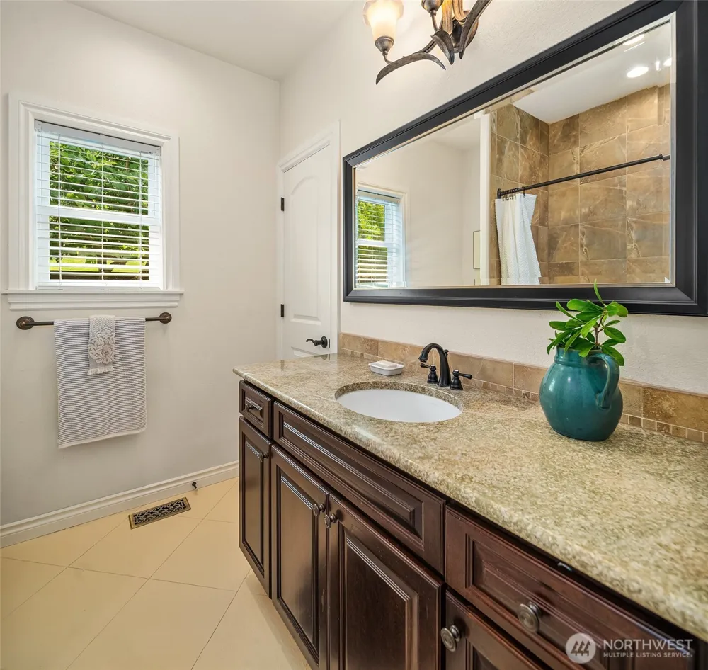 25764 Gold Beach Drive SW Vashon, WA 98070