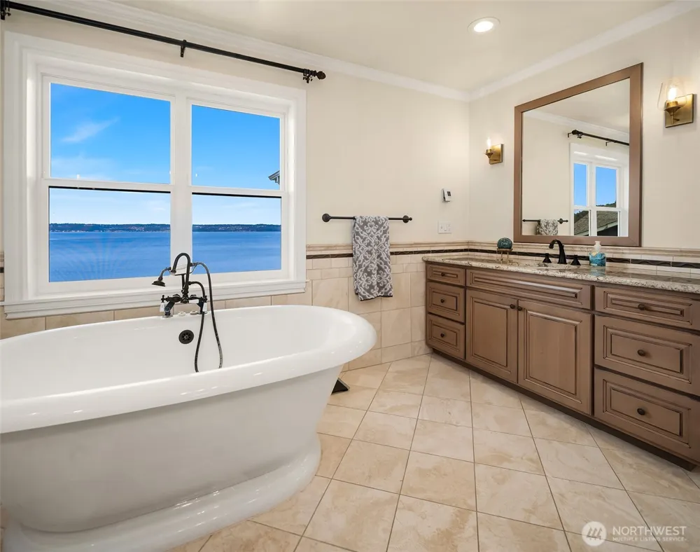 25764 Gold Beach Drive SW Vashon, WA 98070