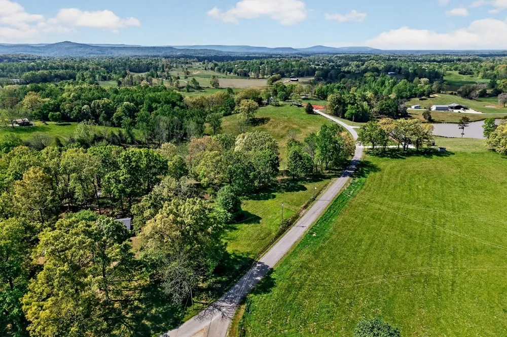515 Jericho Rd Quebeck, TN 38579