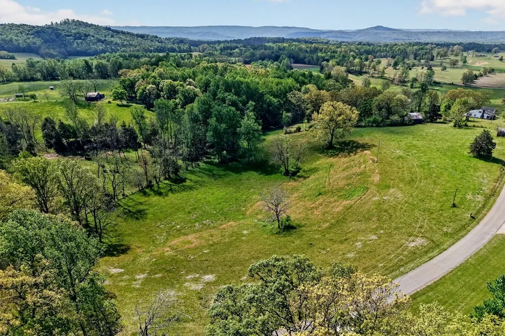 515 Jericho Rd Quebeck, TN 38579