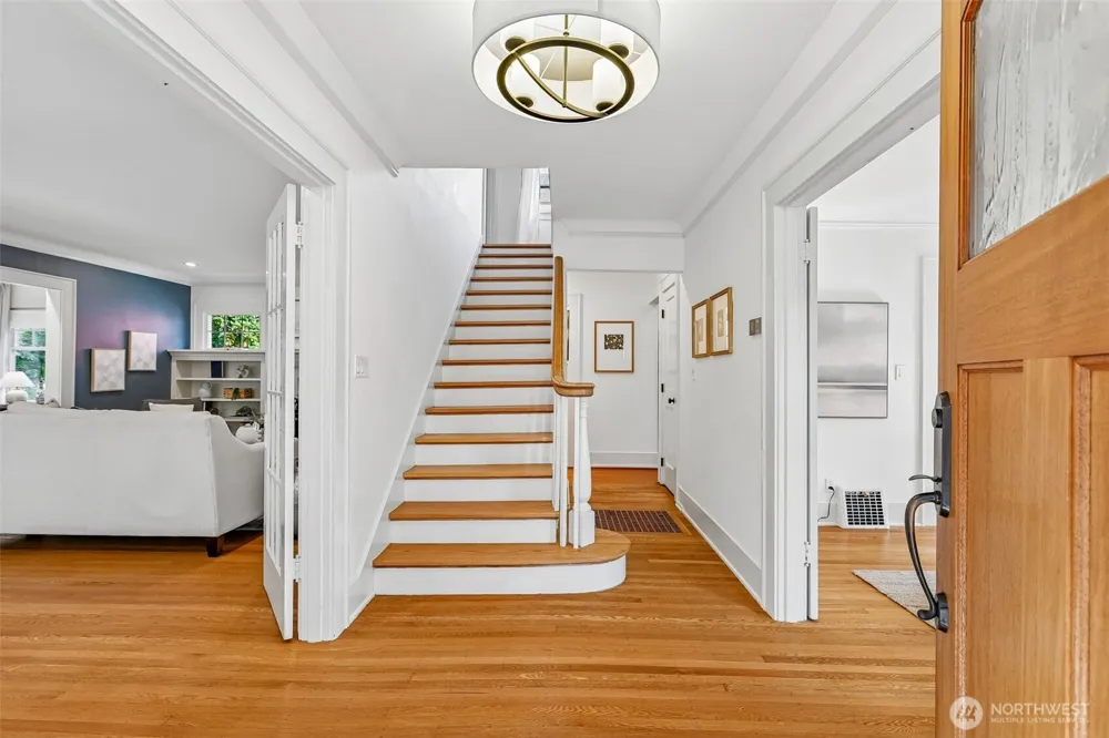 5248 17th Avenue NE Seattle, WA 98105
