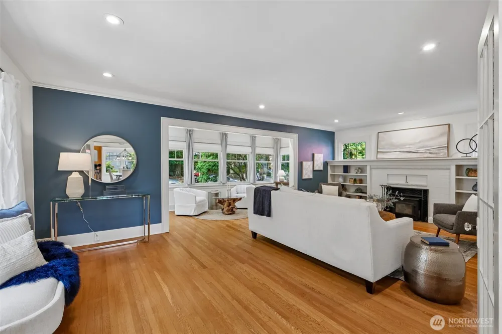 5248 17th Avenue NE Seattle, WA 98105