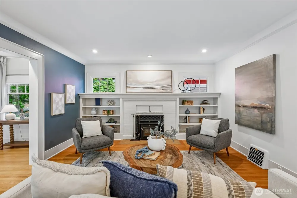 5248 17th Avenue NE Seattle, WA 98105