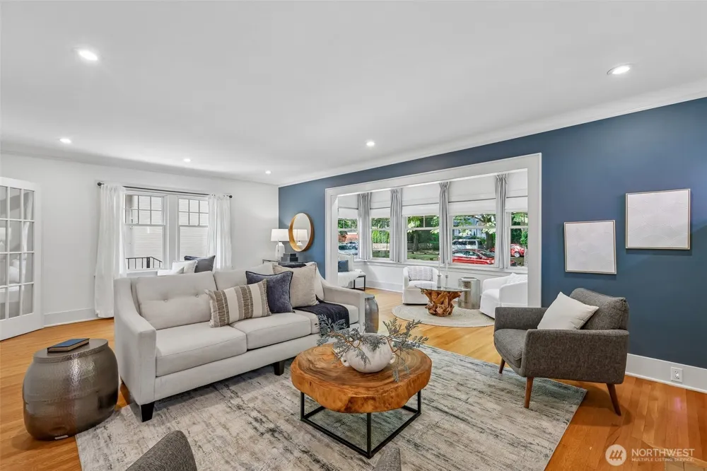 5248 17th Avenue NE Seattle, WA 98105
