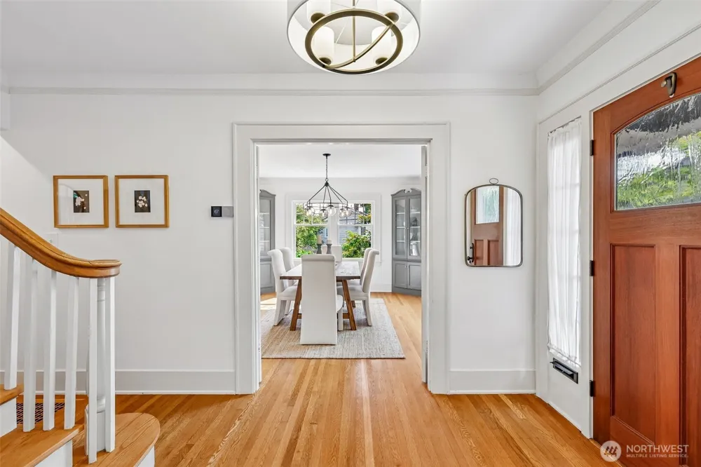 5248 17th Avenue NE Seattle, WA 98105
