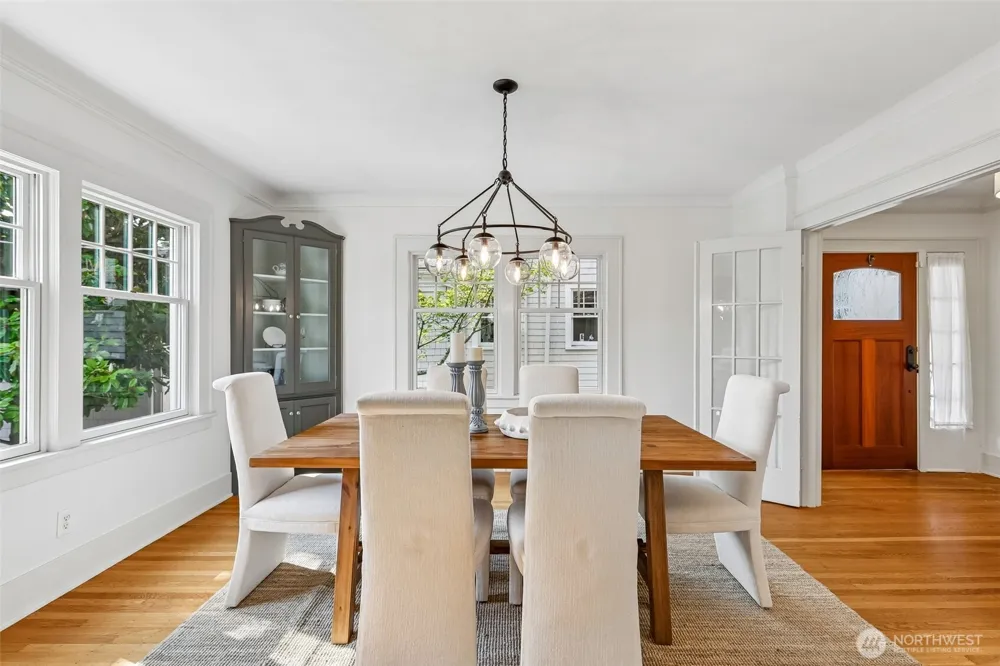 5248 17th Avenue NE Seattle, WA 98105