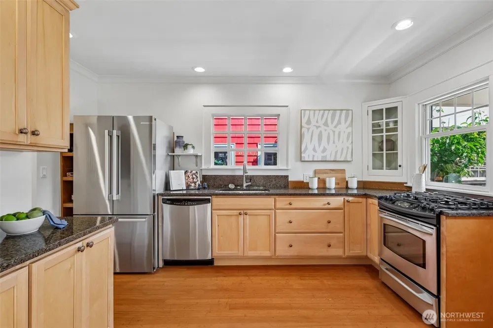 5248 17th Avenue NE Seattle, WA 98105