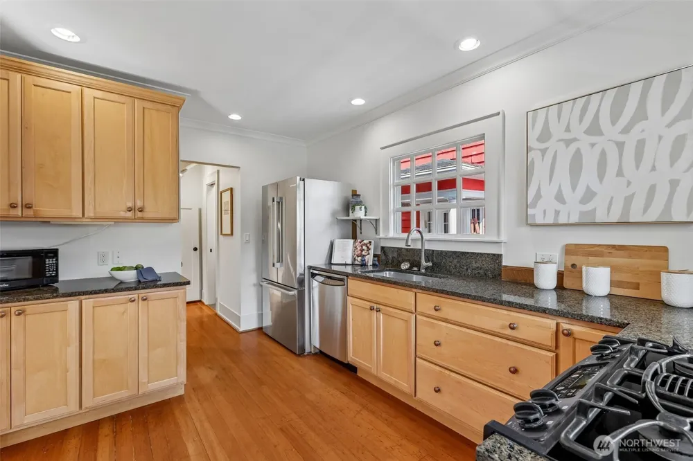 5248 17th Avenue NE Seattle, WA 98105