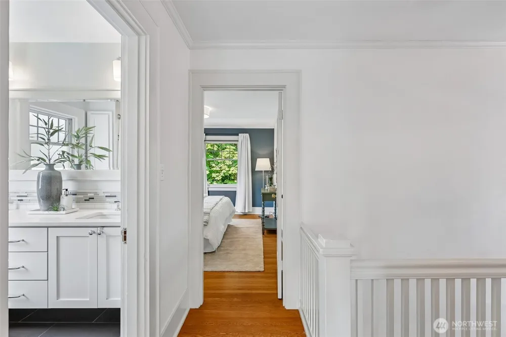 5248 17th Avenue NE Seattle, WA 98105