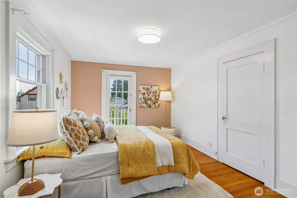 5248 17th Avenue NE Seattle, WA 98105
