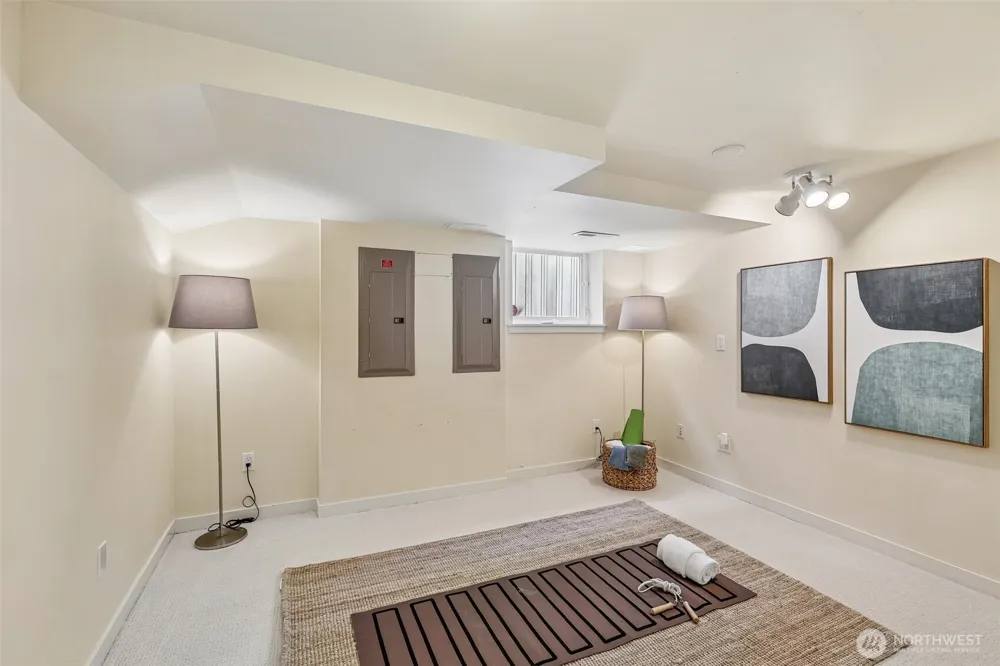 5248 17th Avenue NE Seattle, WA 98105