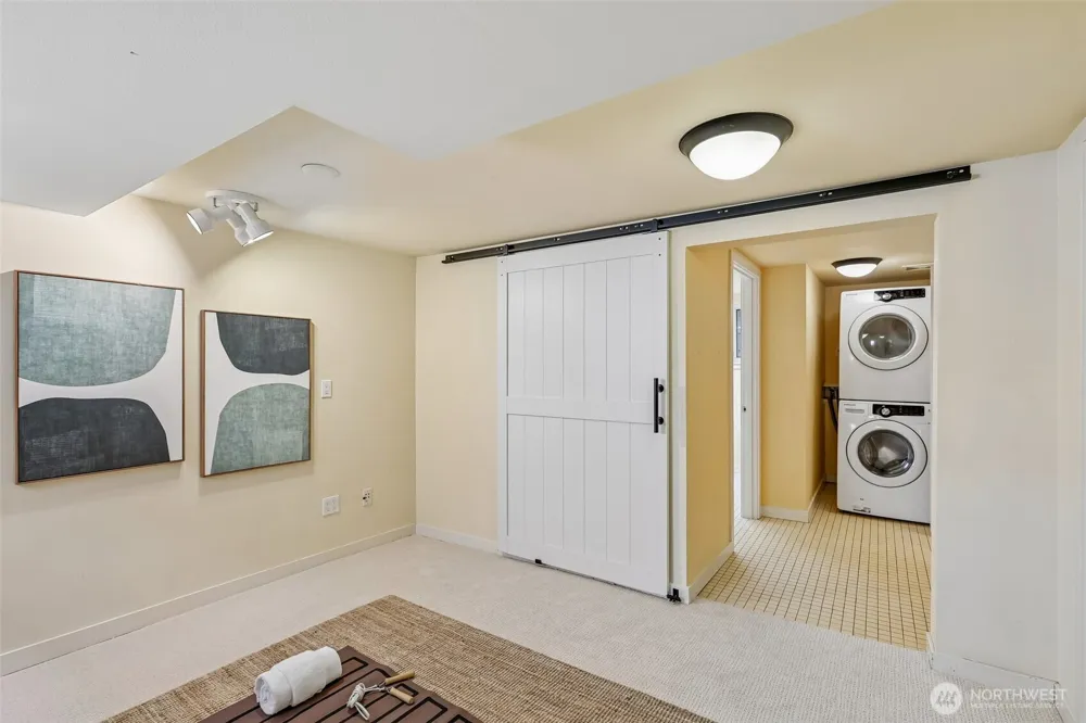 5248 17th Avenue NE Seattle, WA 98105