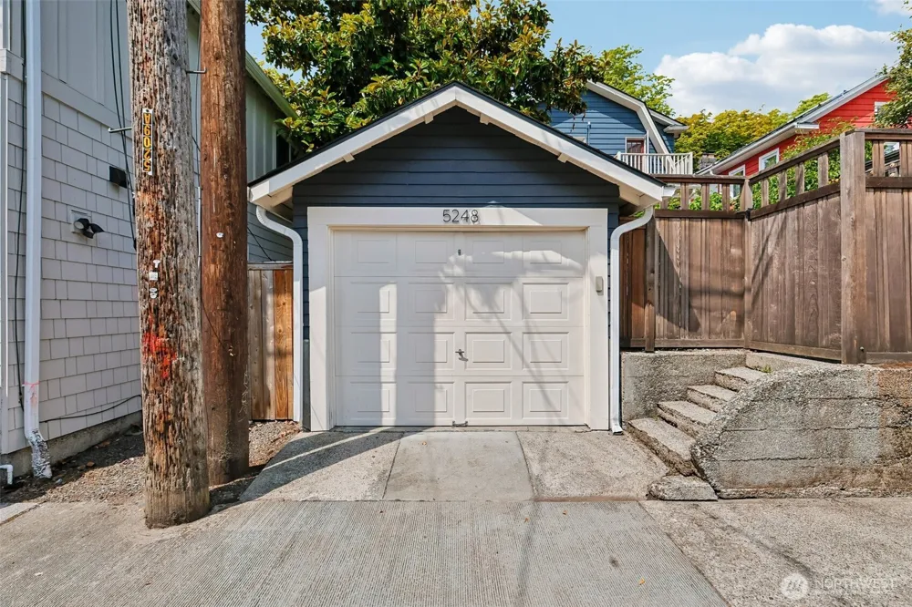 5248 17th Avenue NE Seattle, WA 98105