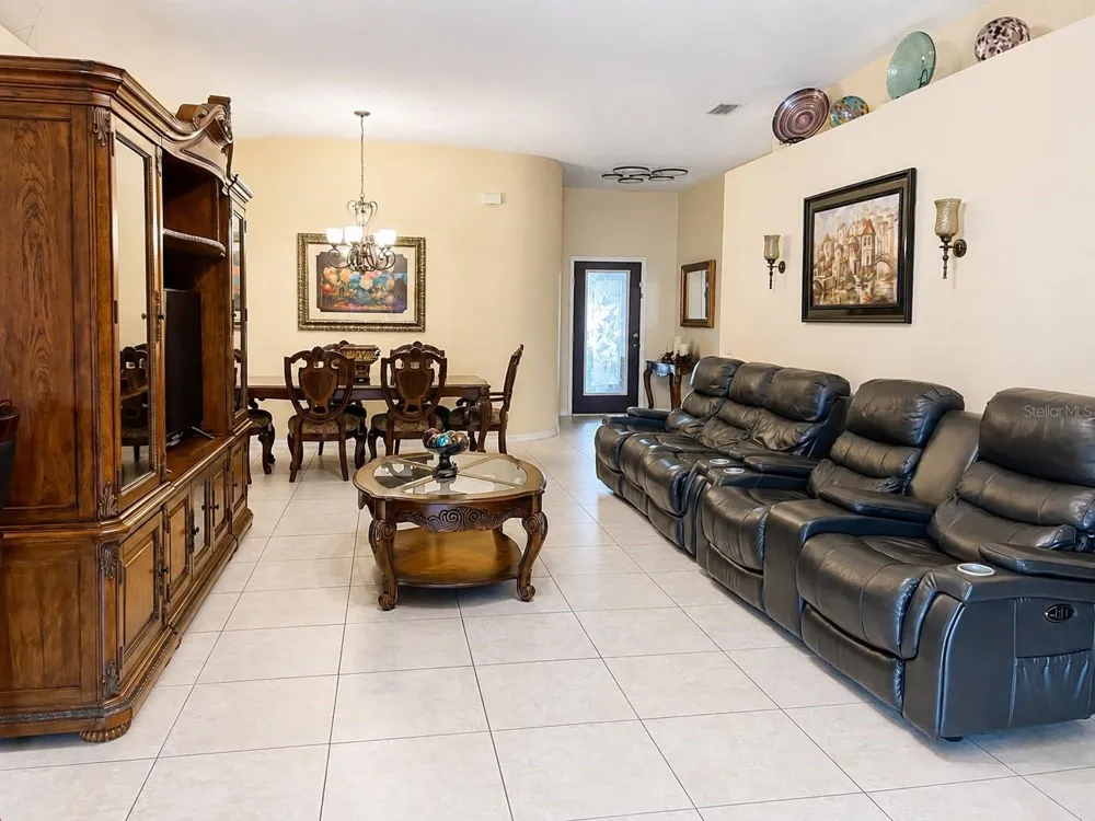 9708 WHITE BARN WAY Riverview, FL 33569