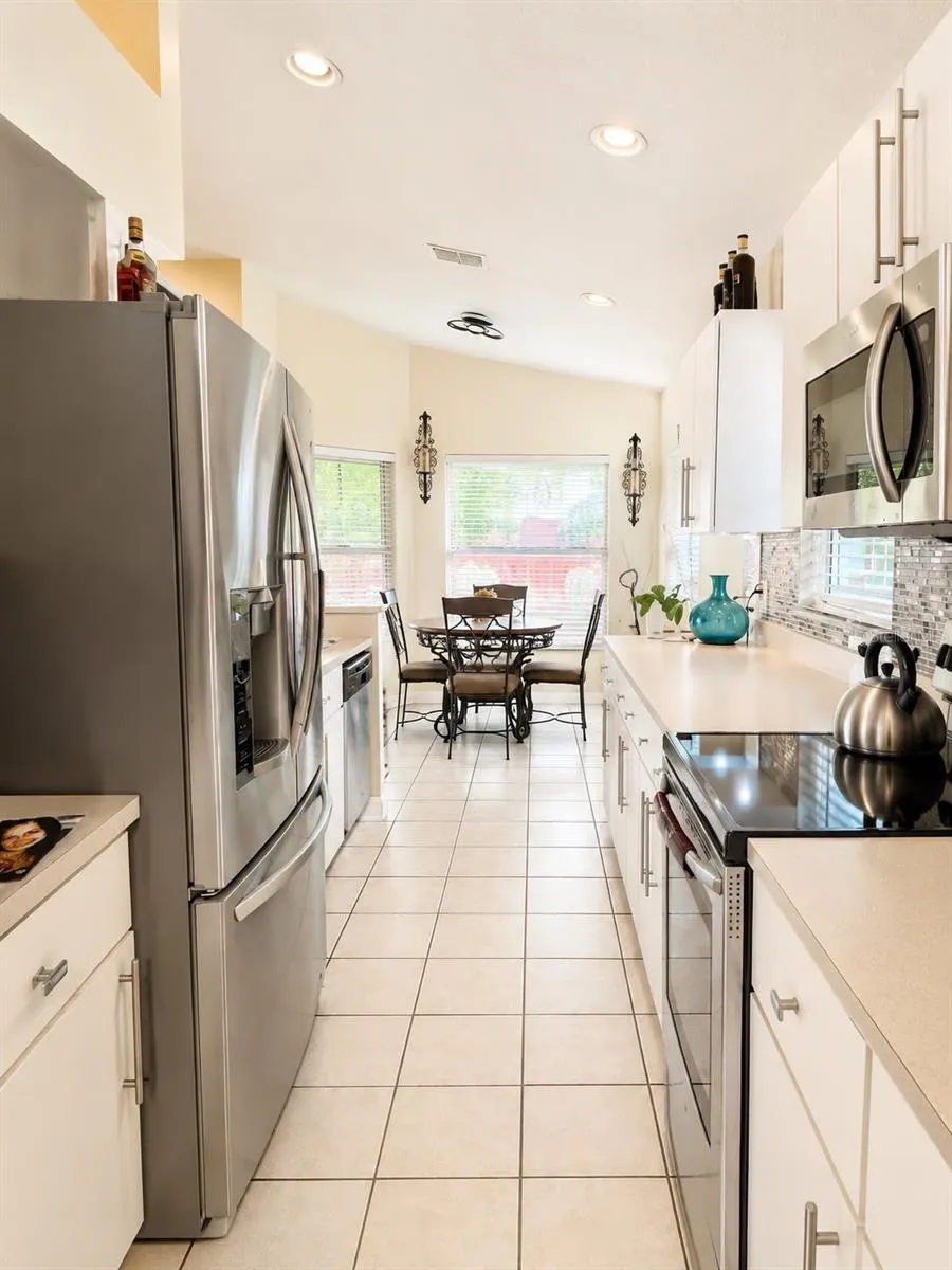 9708 WHITE BARN WAY Riverview, FL 33569