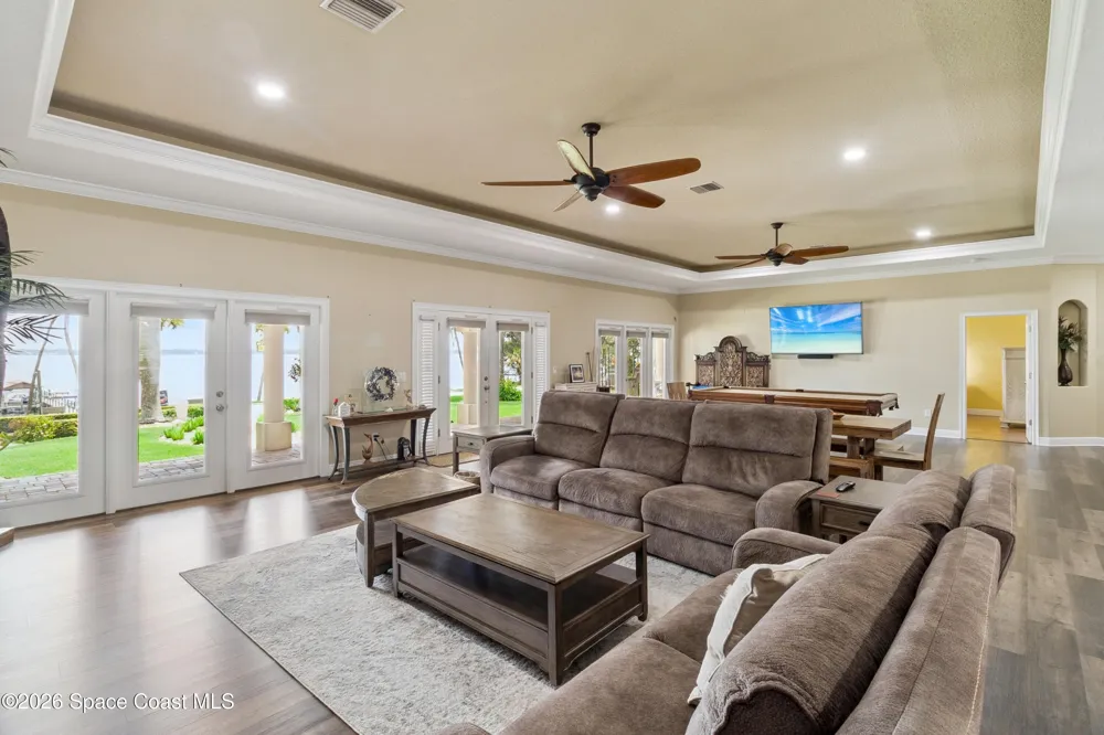 949 Indian River Drive Cocoa, FL 32922
