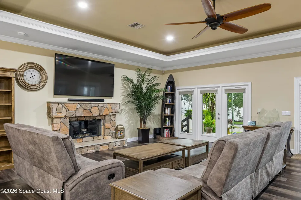 949 Indian River Drive Cocoa, FL 32922