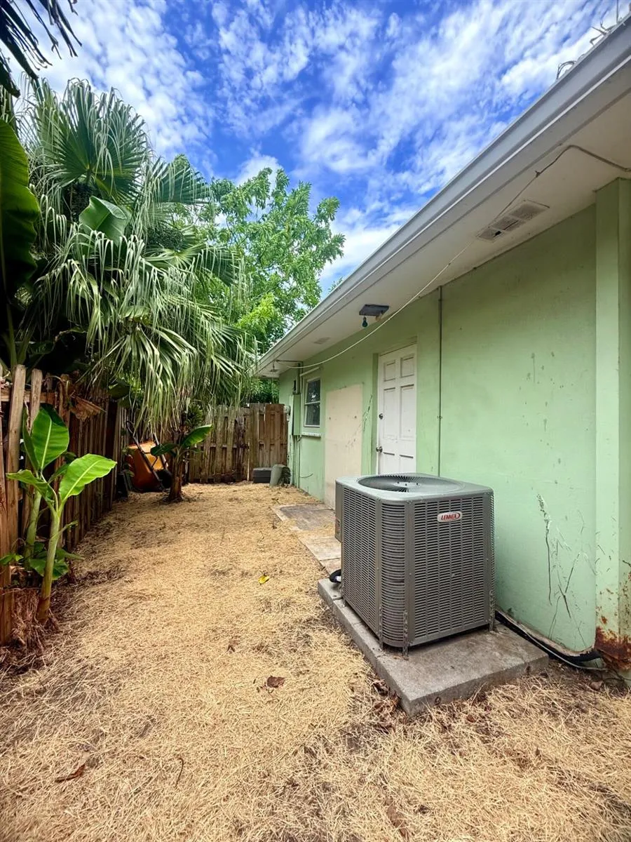 1281 MORSE BOULEVARD Singer Island, FL 33404
