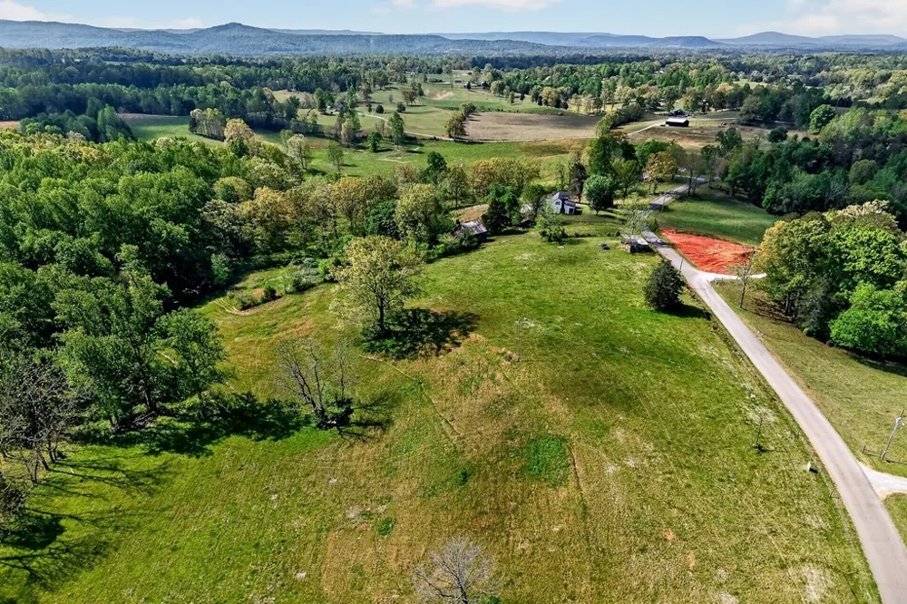 515 Jericho Rd Quebeck, TN 38579