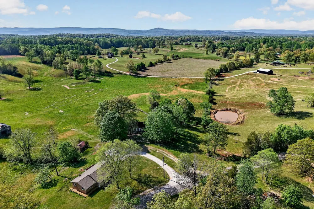 515 Jericho Rd Quebeck, TN 38579