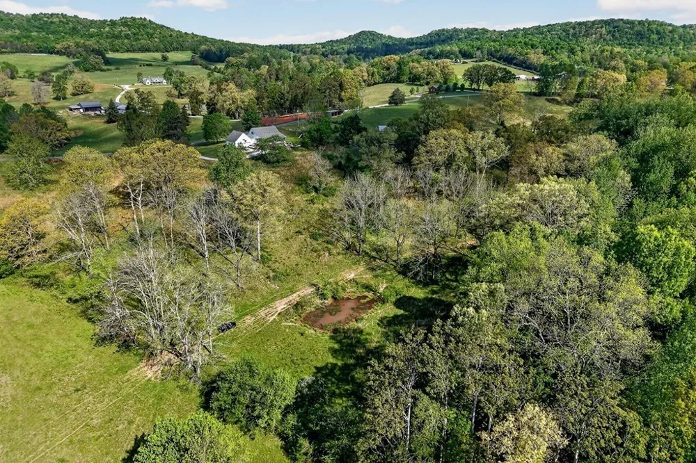 515 Jericho Rd Quebeck, TN 38579