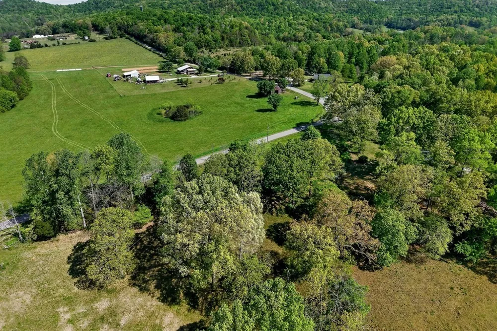 515 Jericho Rd Quebeck, TN 38579