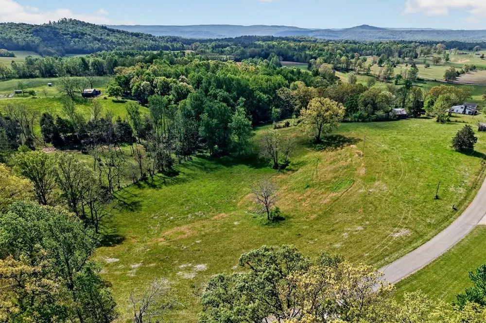515 Jericho Rd Quebeck, TN 38579