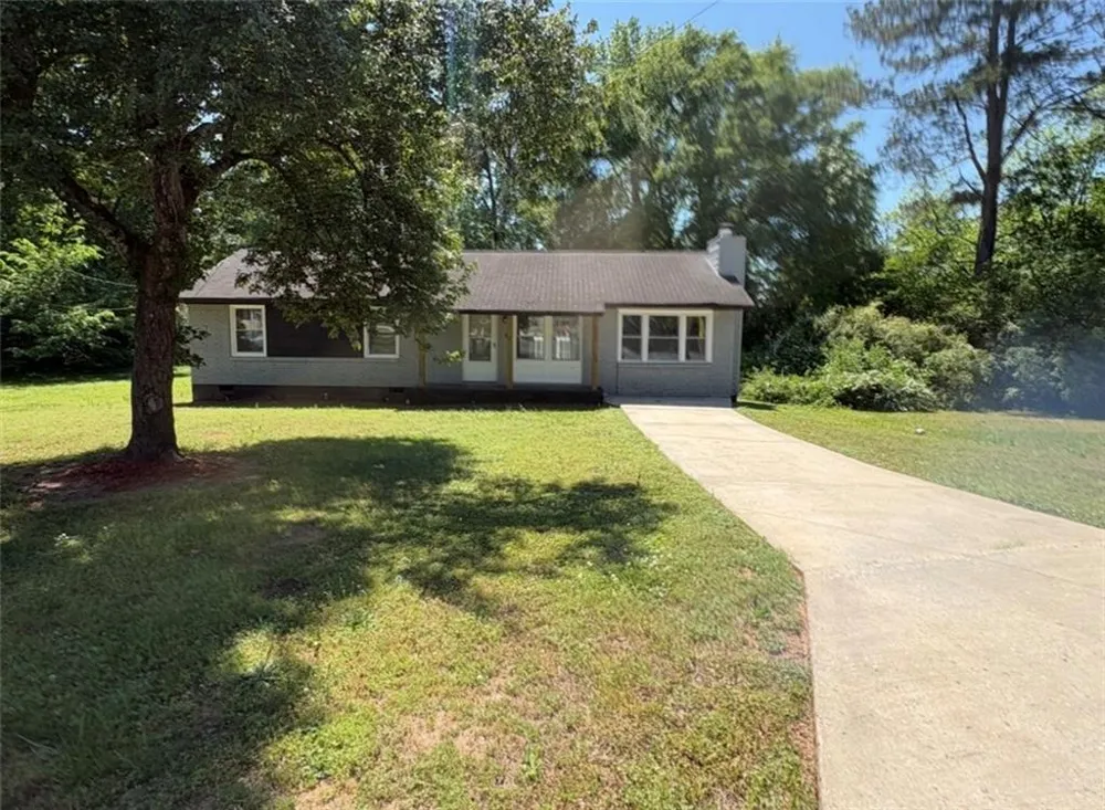 285 Queen Helen Lane Jonesboro, GA 30236