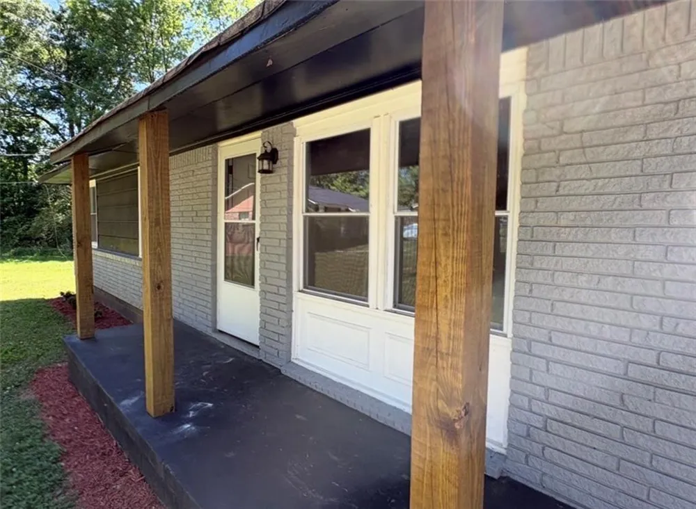 285 Queen Helen Lane Jonesboro, GA 30236