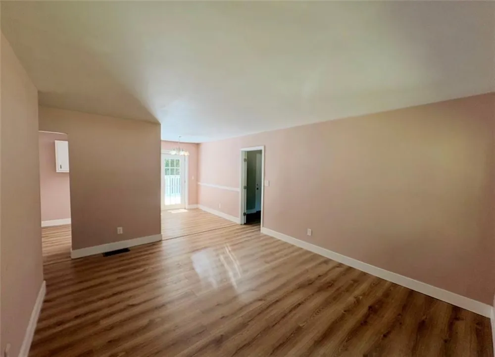 285 Queen Helen Lane Jonesboro, GA 30236