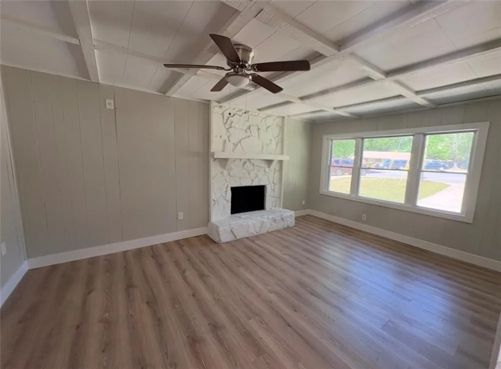 285 Queen Helen Lane Jonesboro, GA 30236