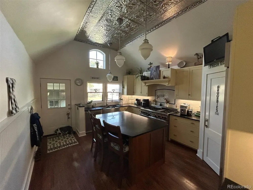409 W Vinson Street Holly, CO 81047