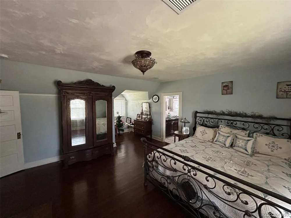 409 W Vinson Street Holly, CO 81047