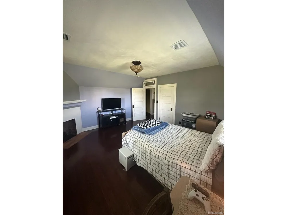 409 W Vinson Street Holly, CO 81047