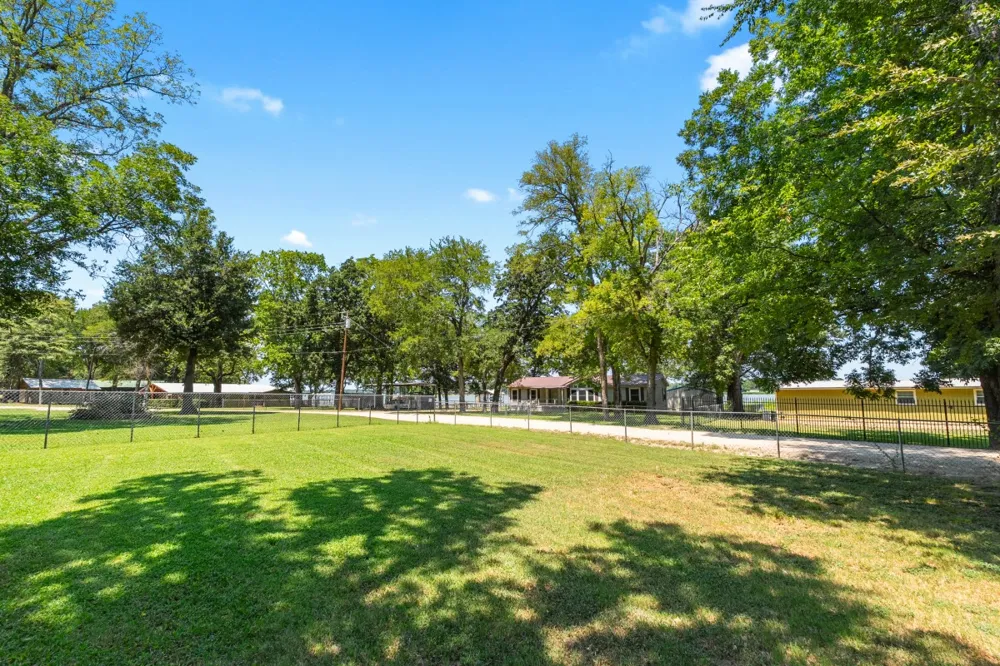 18297 Pine Drive Eustace, TX 75124