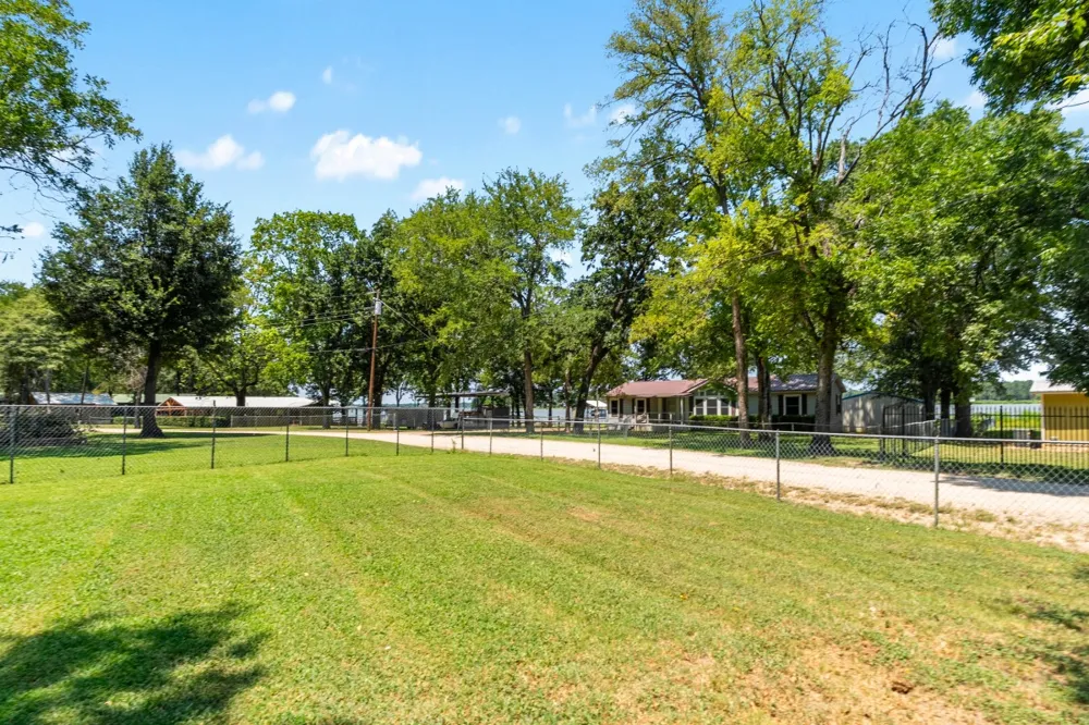 18297 Pine Drive Eustace, TX 75124