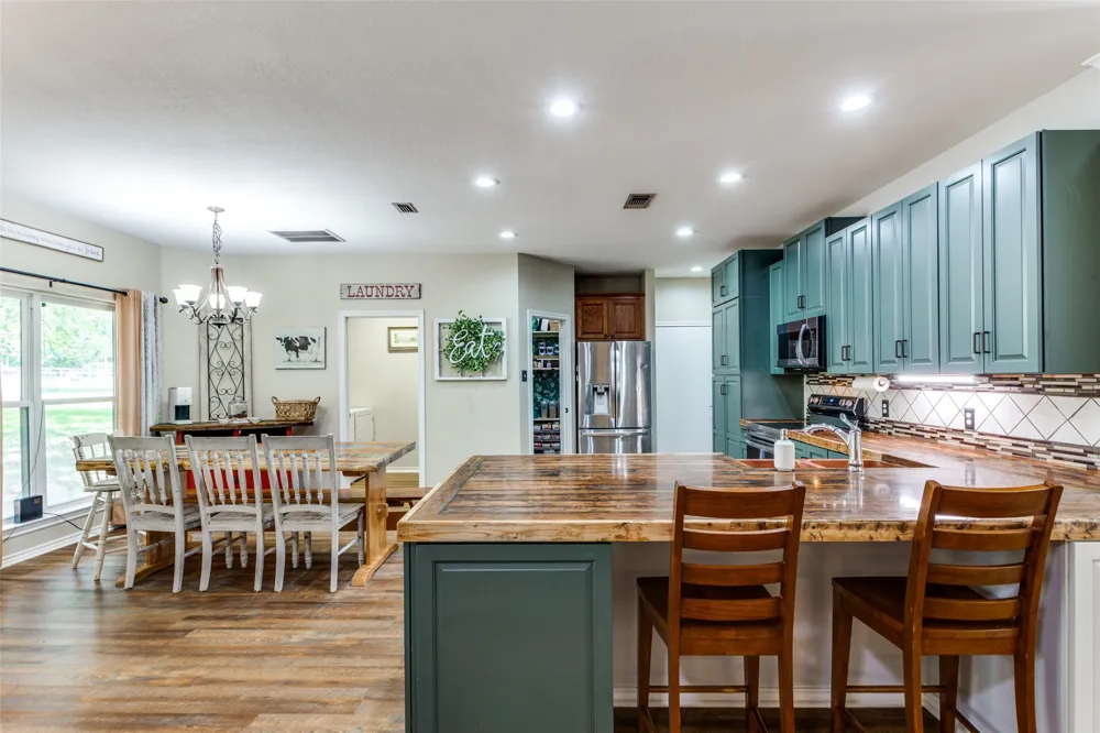 412 Paradise Canyon Circle Paradise, TX 76073