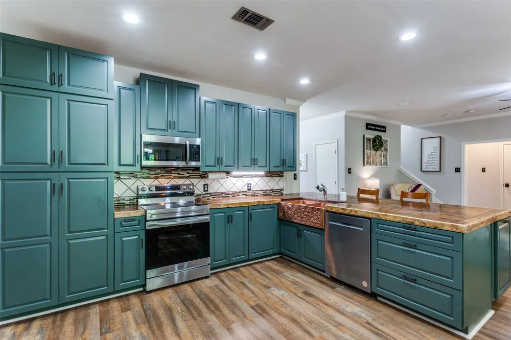 412 Paradise Canyon Circle Paradise, TX 76073