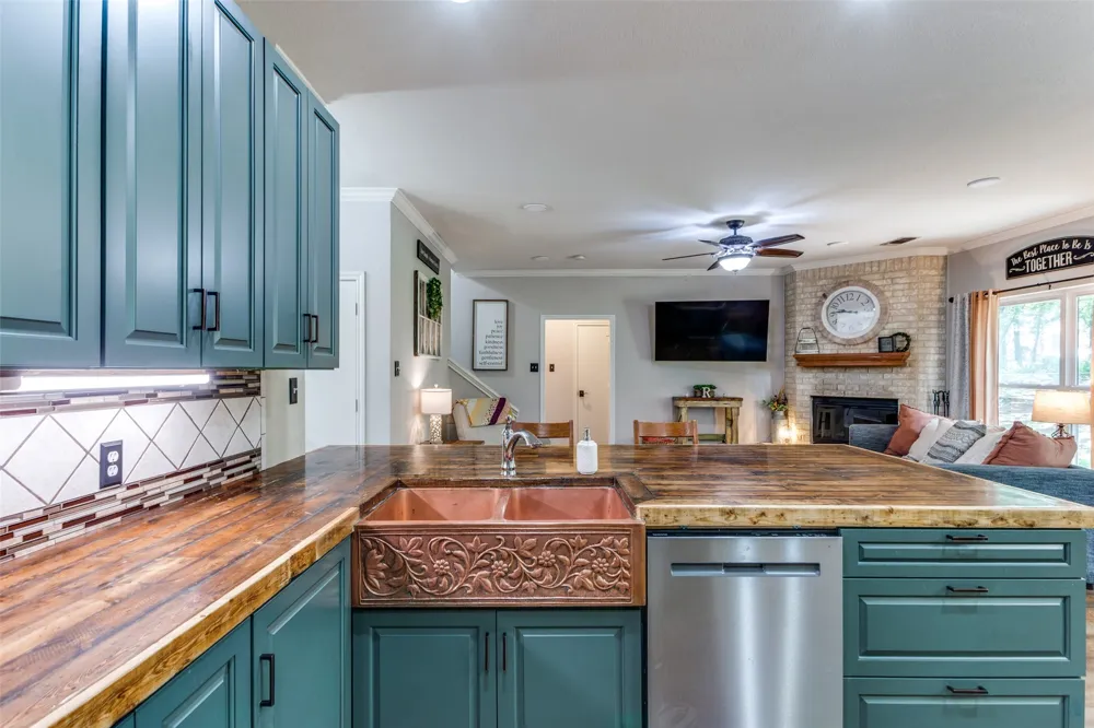 412 Paradise Canyon Circle Paradise, TX 76073