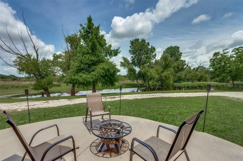 412 Paradise Canyon Circle Paradise, TX 76073