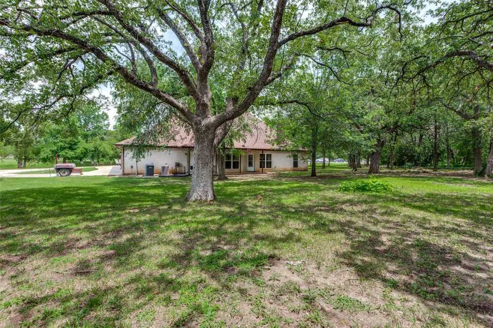 412 Paradise Canyon Circle Paradise, TX 76073