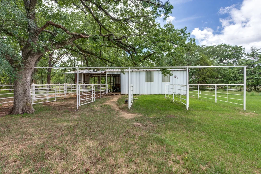412 Paradise Canyon Circle Paradise, TX 76073