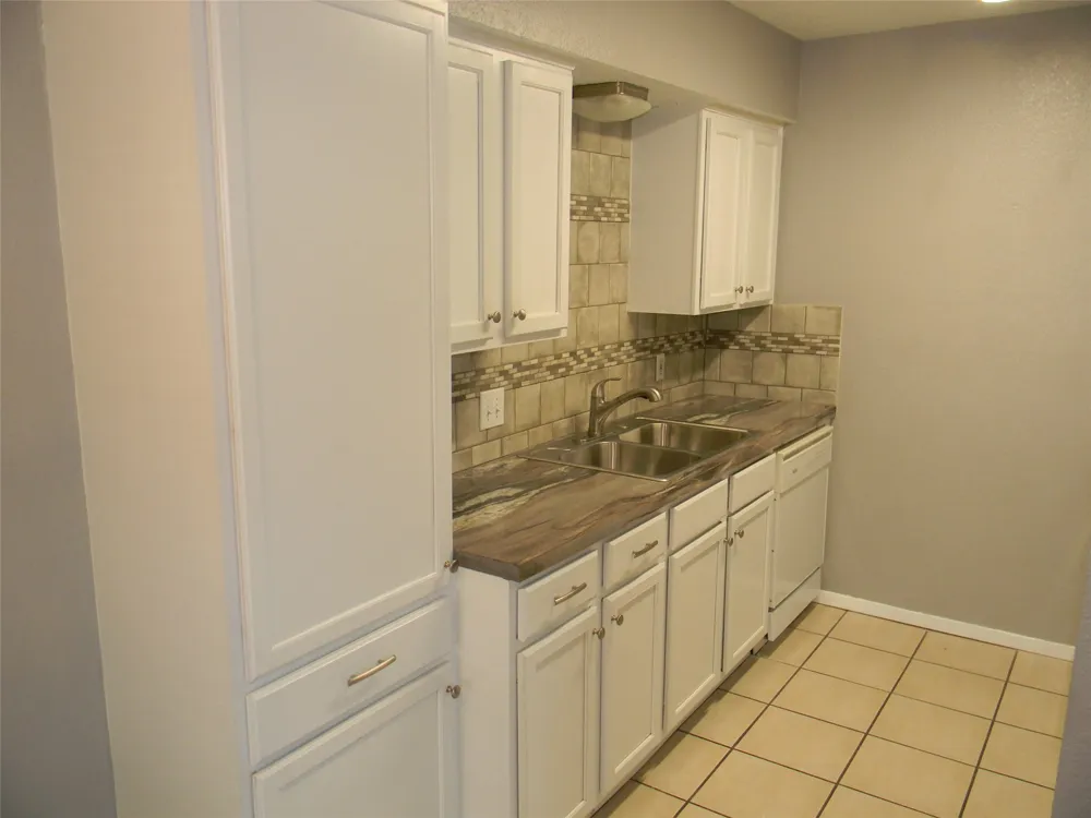 7024 Crosstimbers Lane North Richland Hills, TX 76182